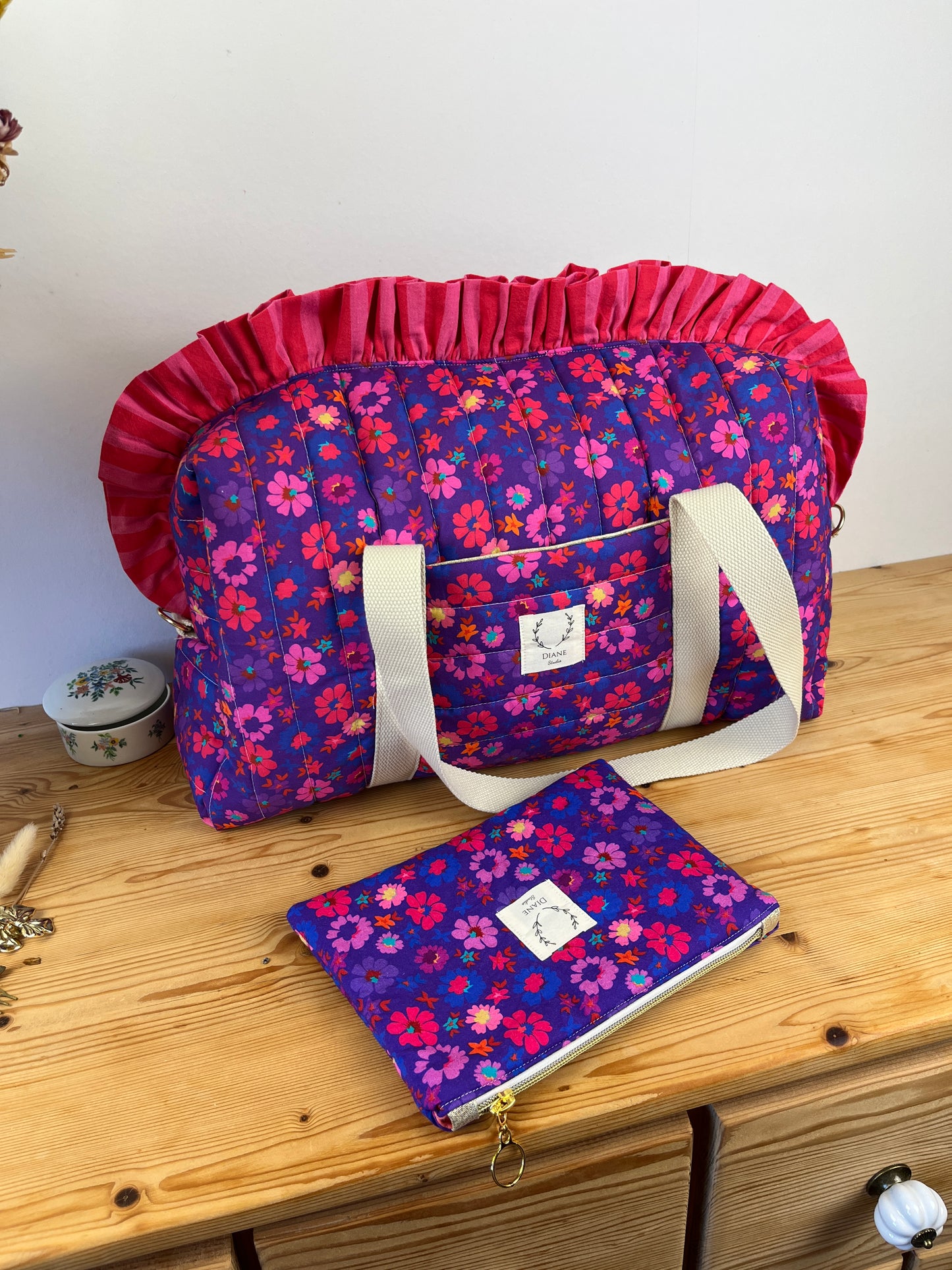 Grand sac à volant violet rouge