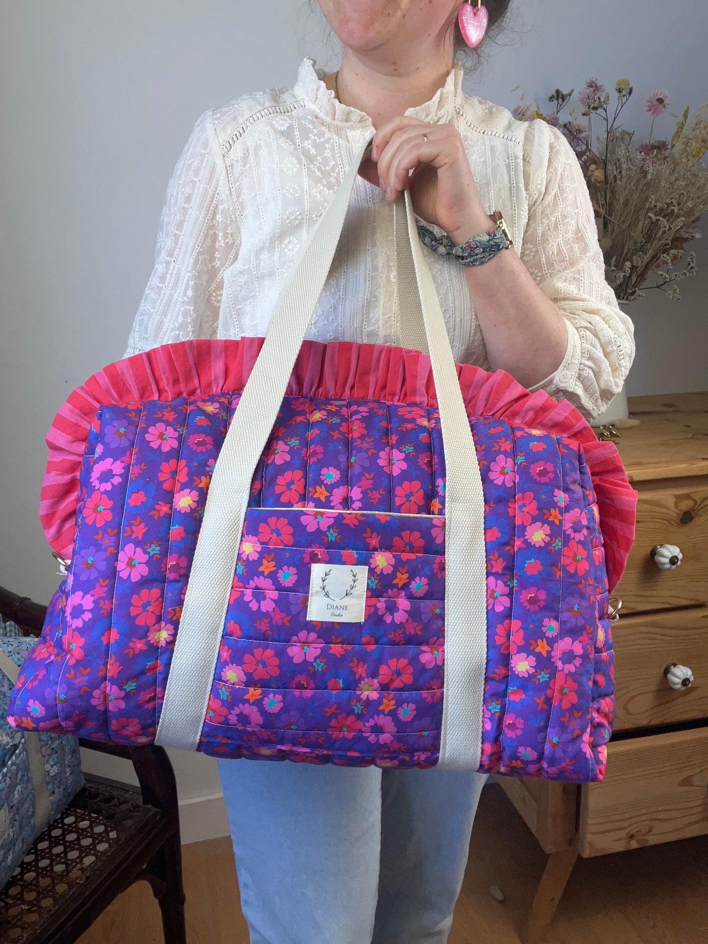 Grand sac à volant violet rouge