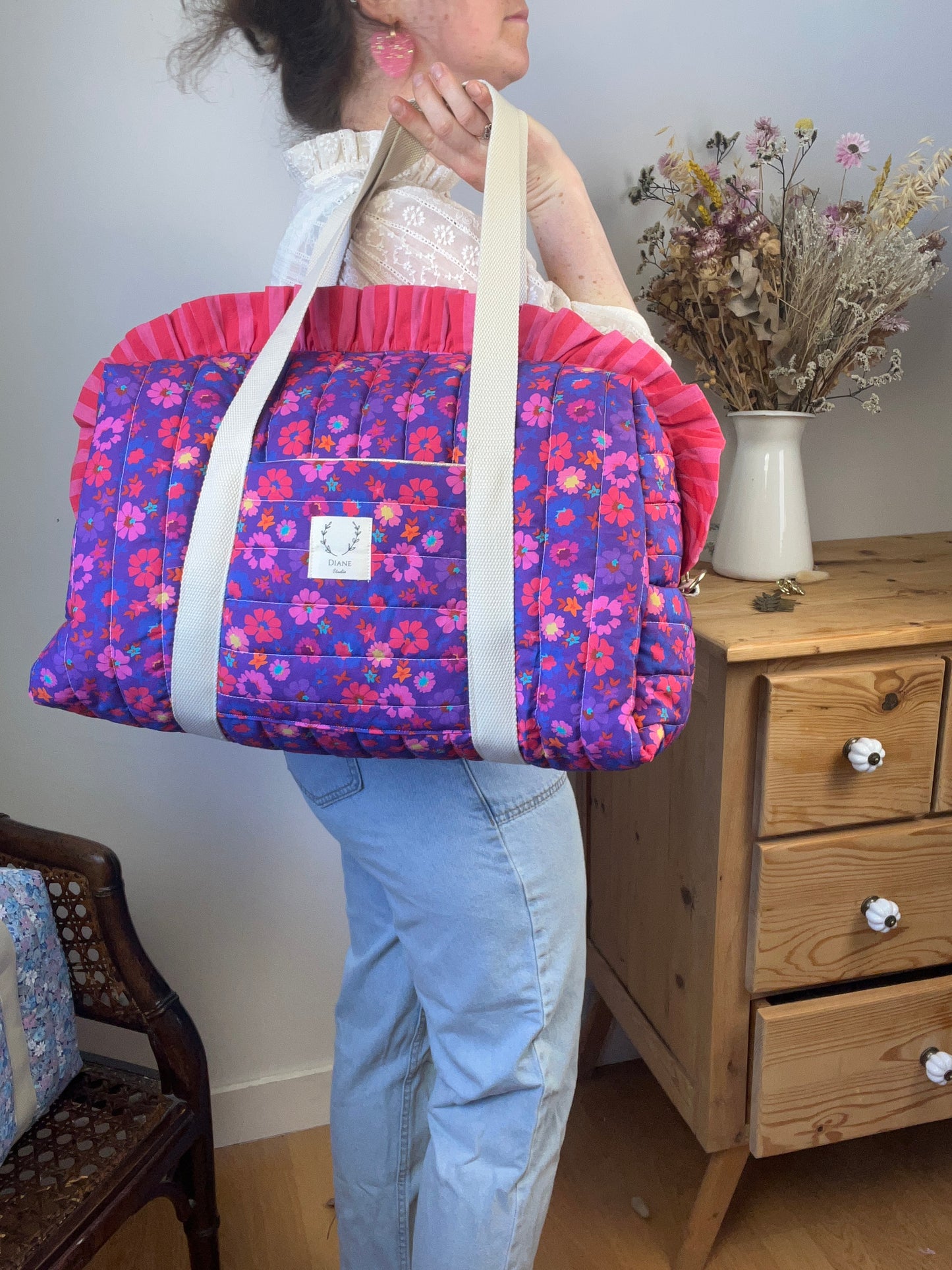 Grand sac à volant violet rouge