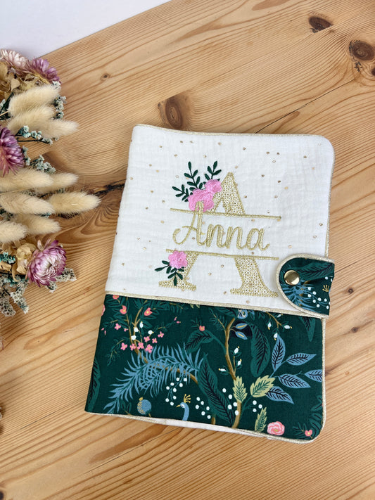 Protège carnet crème et paon doré initiale dentelle
