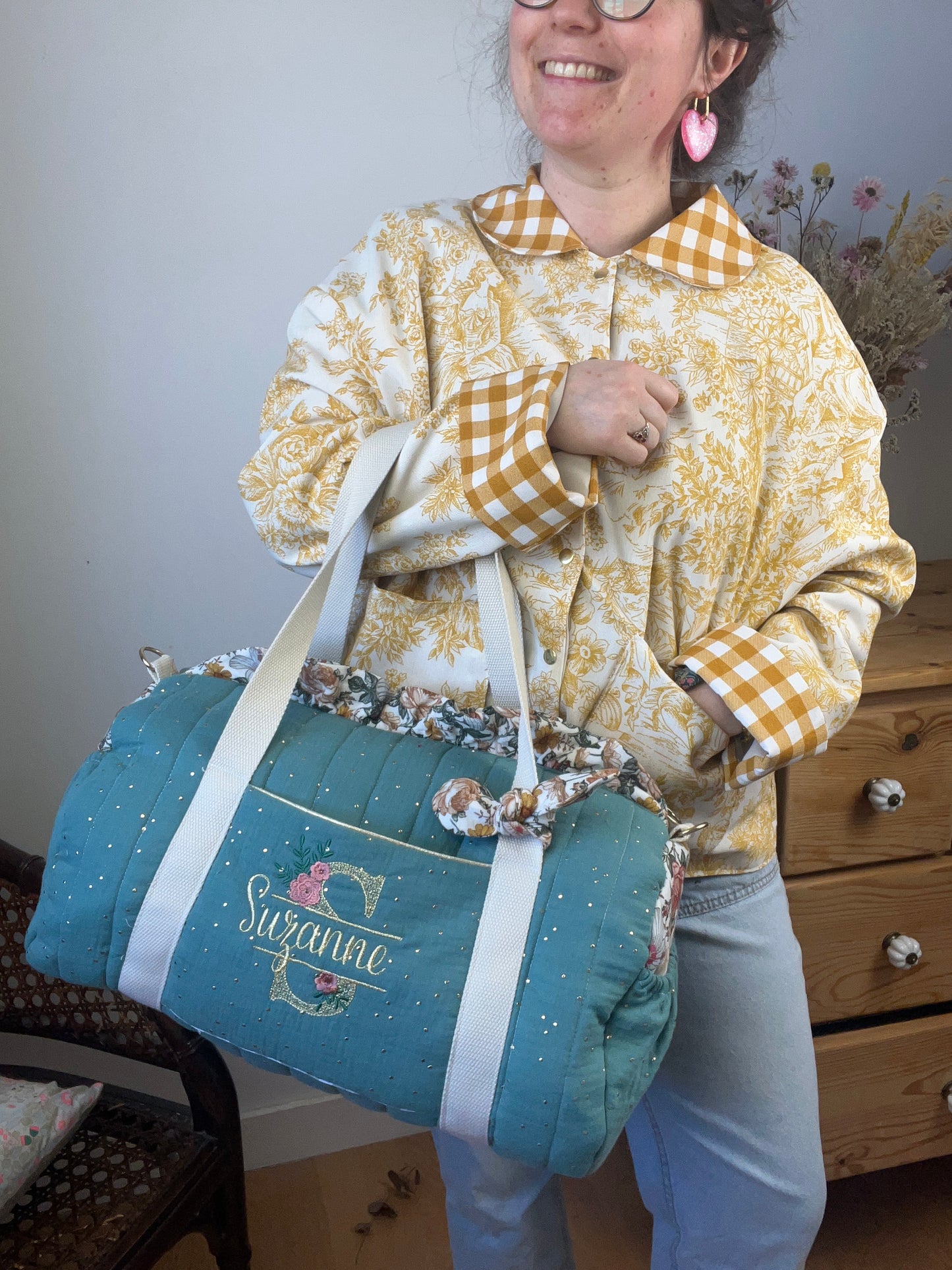 NOUVELLE VERSION ! Prix de lancement jusqu'au 28 mars ! Sac Louison matelassé et volant initiale dentelle