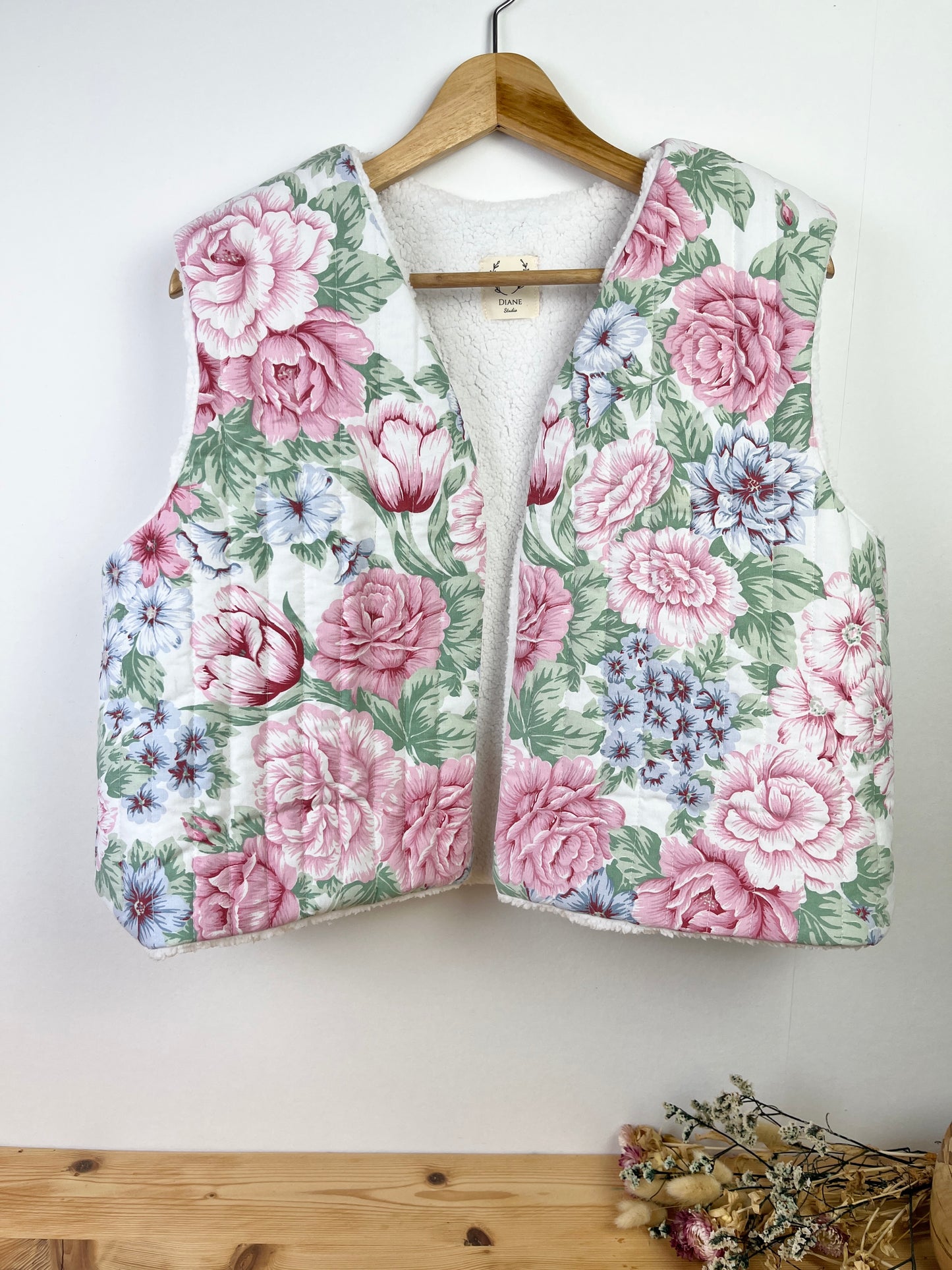 Le gilet Albane roses vintage