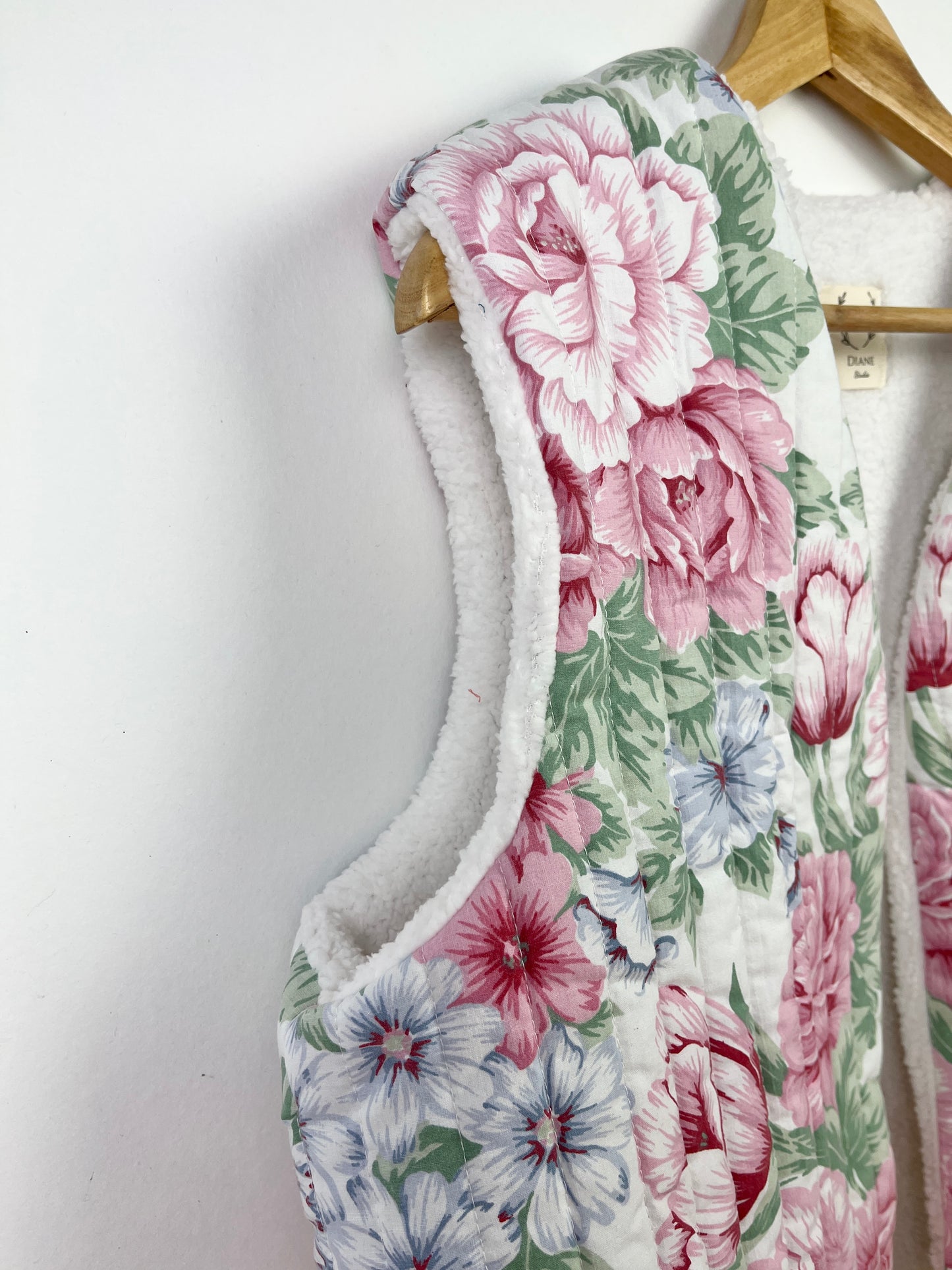 Le gilet Albane roses vintage