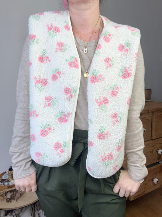 Prototype gilet sherpa fleuri pastel taille S-M