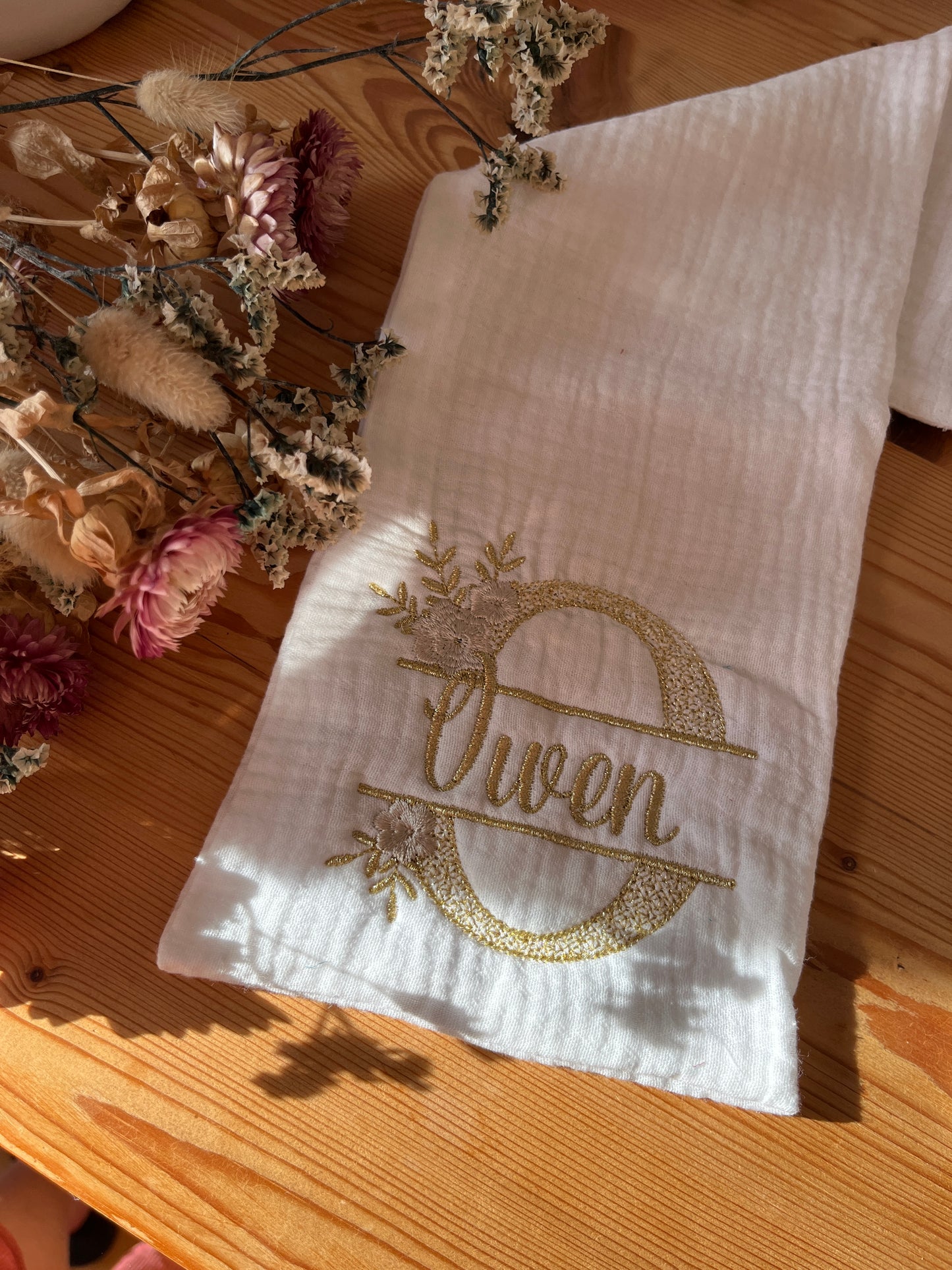 The 100% customizable christening scarf