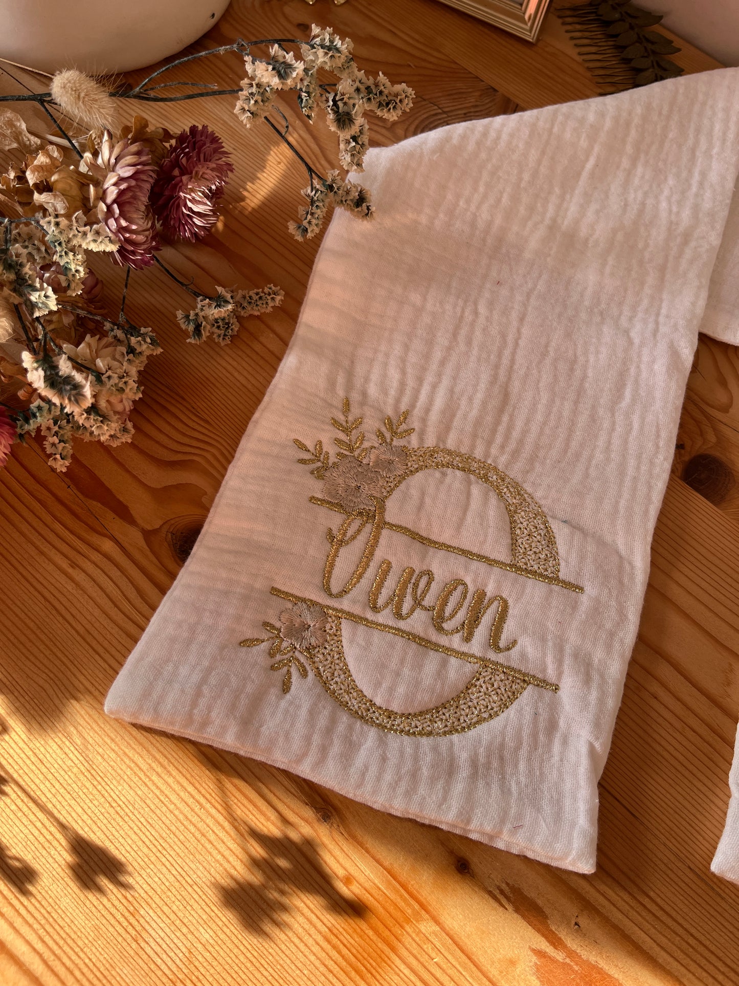The 100% customizable christening scarf