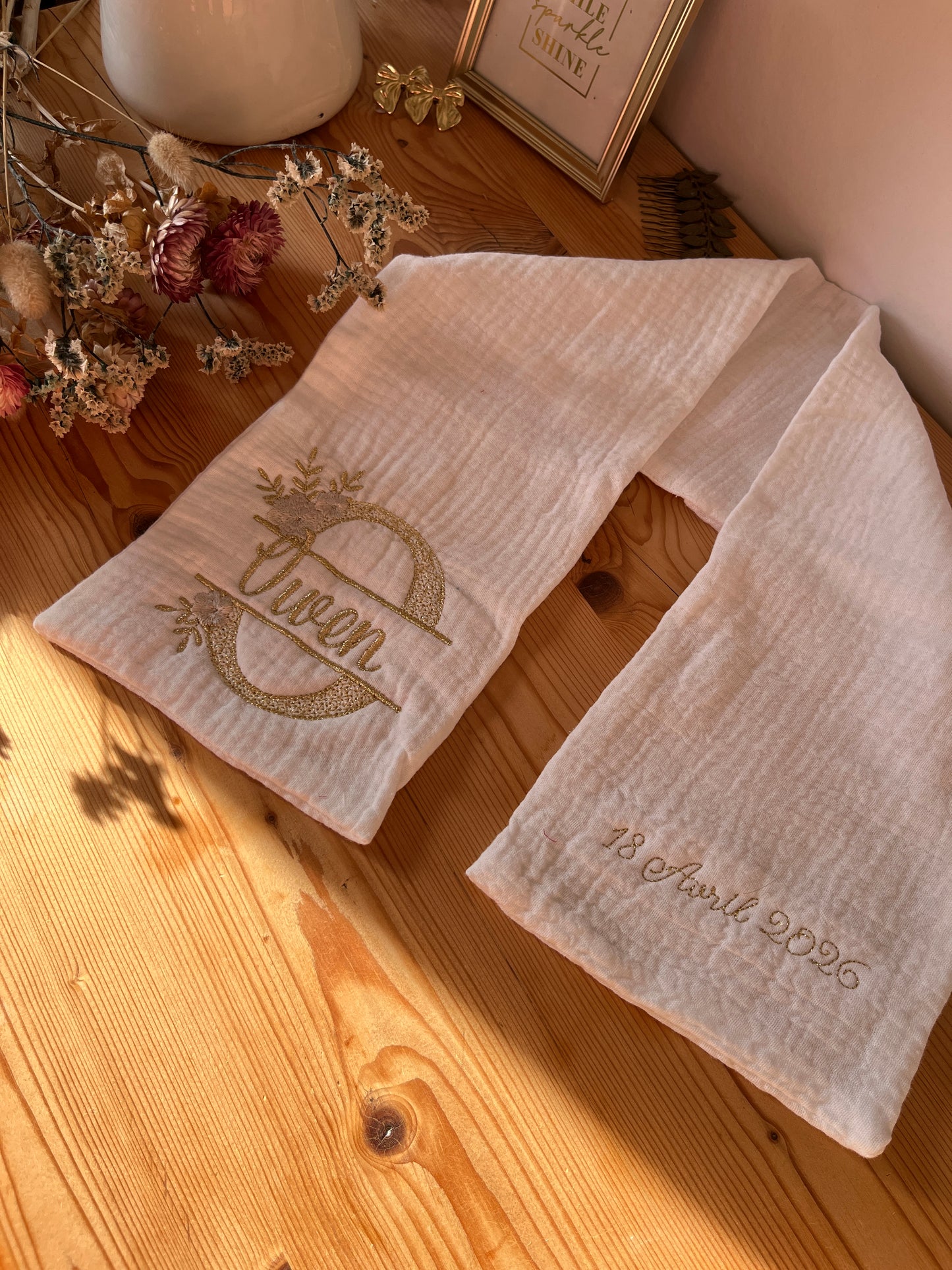 The 100% customizable christening scarf