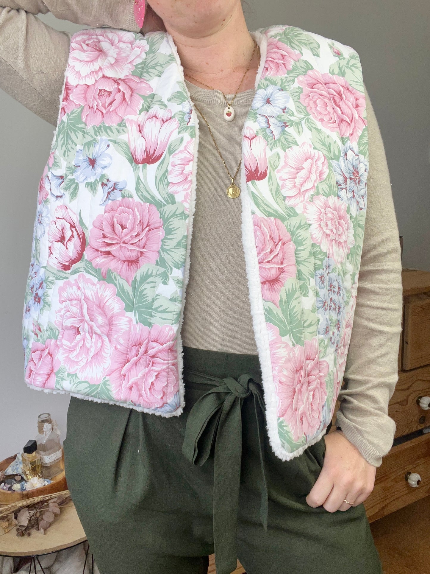 Le gilet Albane roses vintage