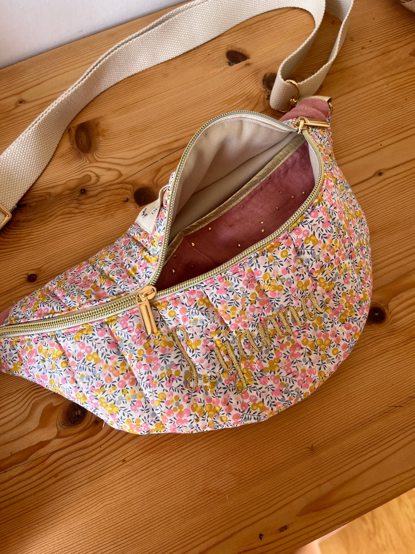 Roxane, the 100% customizable children's fanny pack