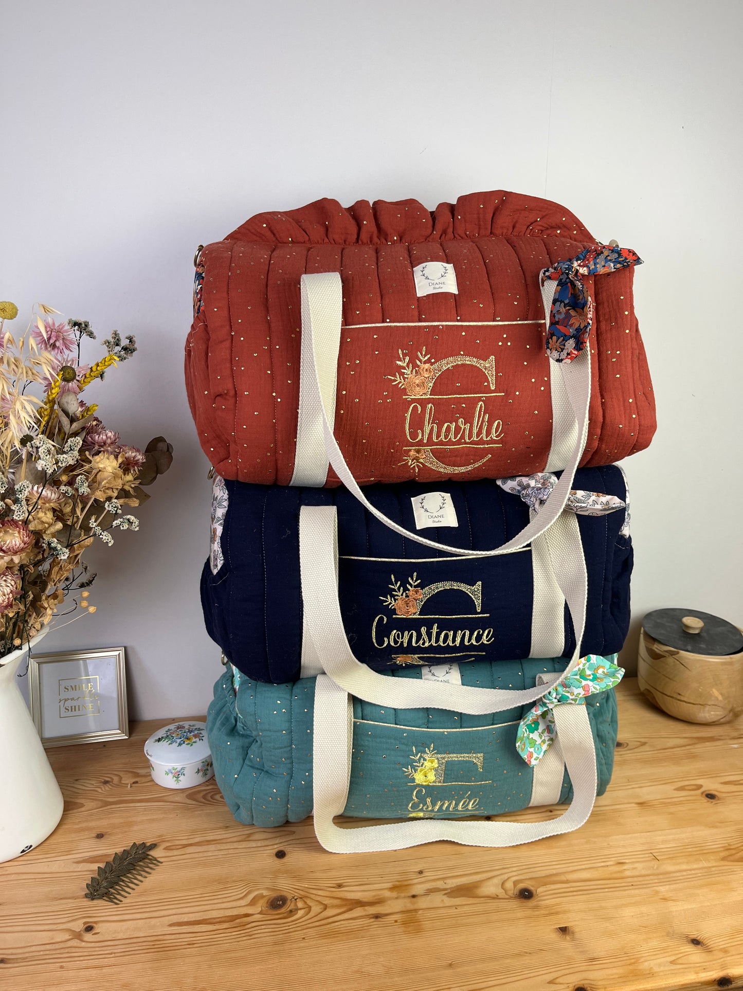 Sac Louison adulte matelassé et volant initiale dentelle