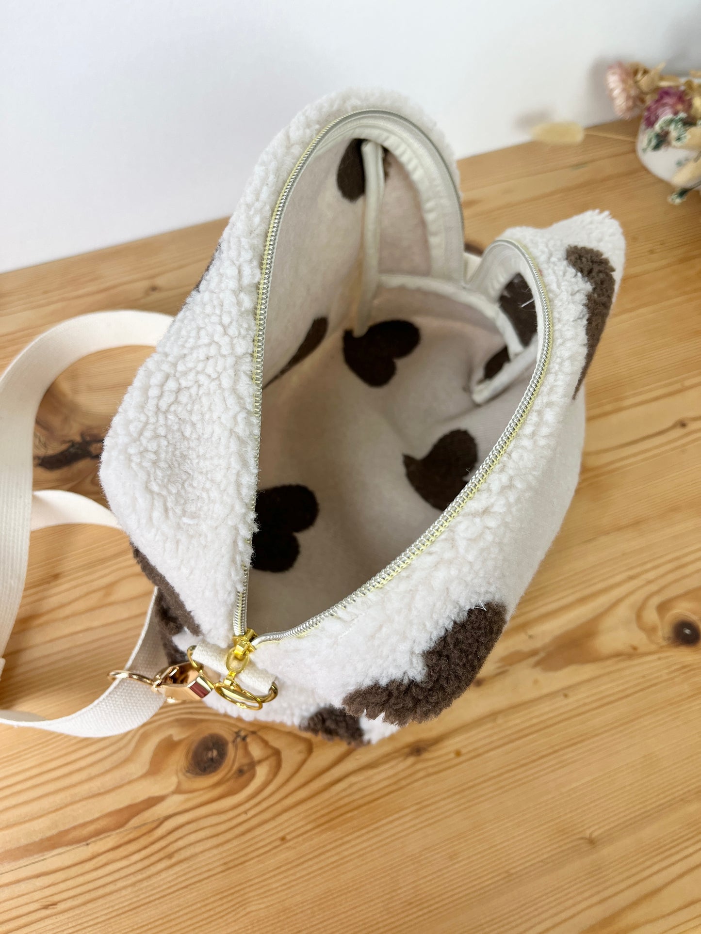 Prototype sac Colette souple en sherpa coeur chocolat
