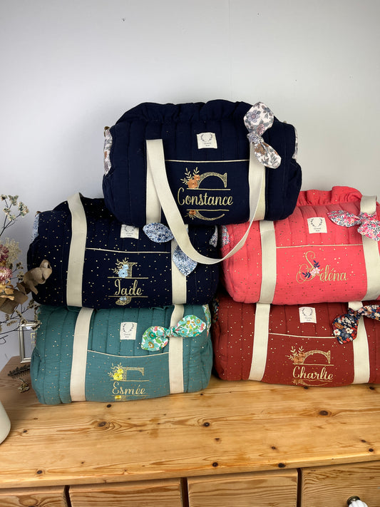 Sac Louison adulte matelassé et volant initiale dentelle