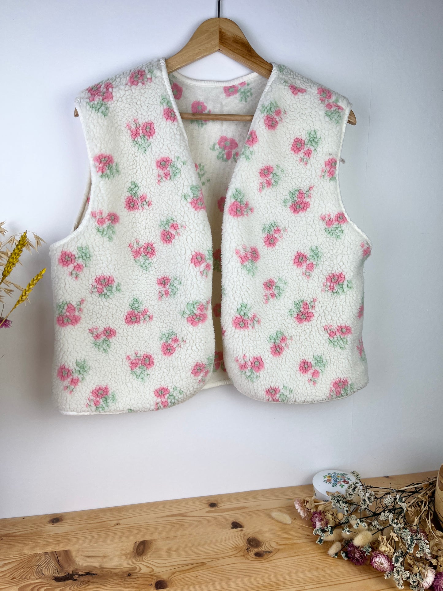 Prototype gilet sherpa fleuri pastel taille S-M