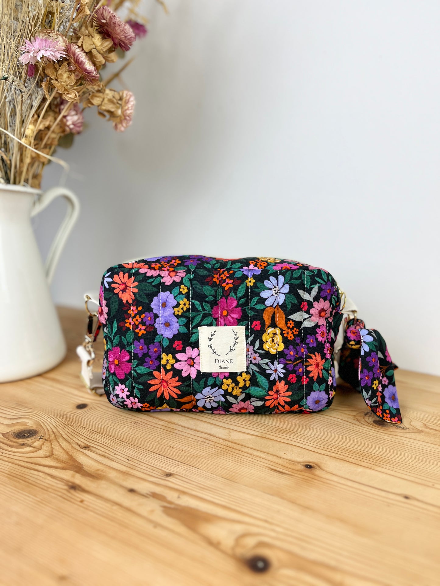 Le sac bandoulière Elisabeth bloom fond noir