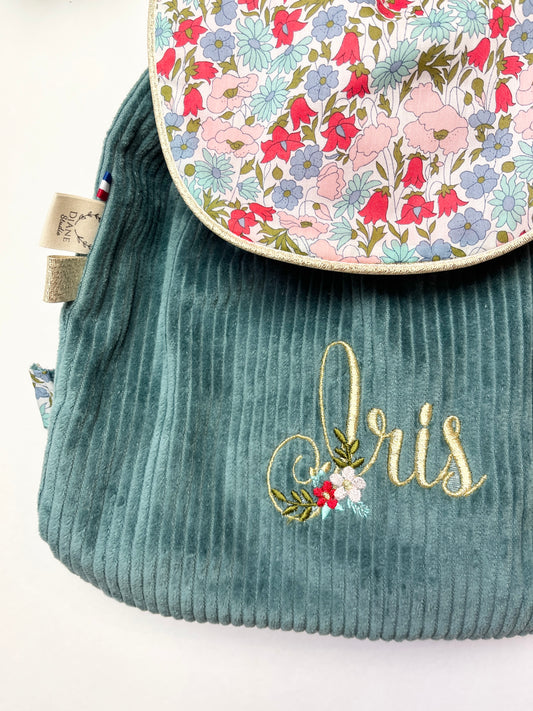 Le sac à dos Eglantine velours bleu vert et Liberty poppy initiale florale