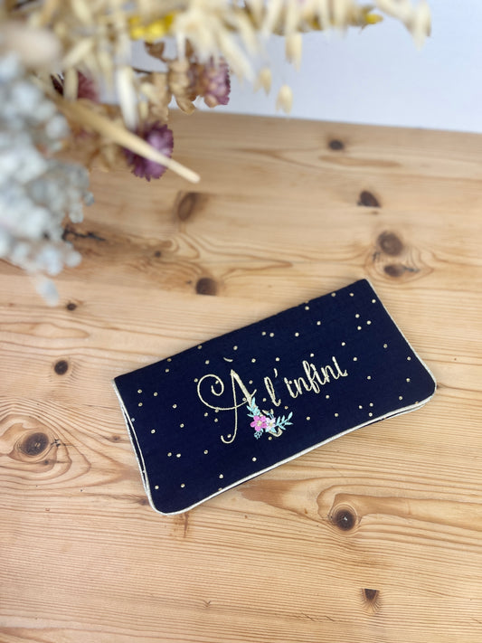 Protège livret de famille brodé modèle bleu marine