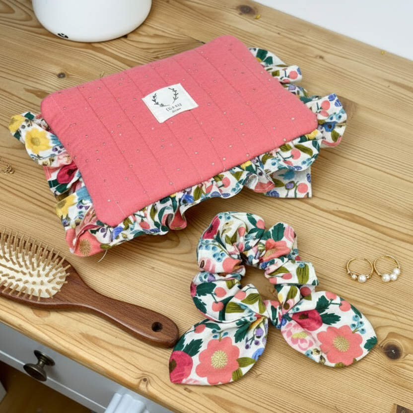 Ensemble : pochette Jeanne et chouchou noeud