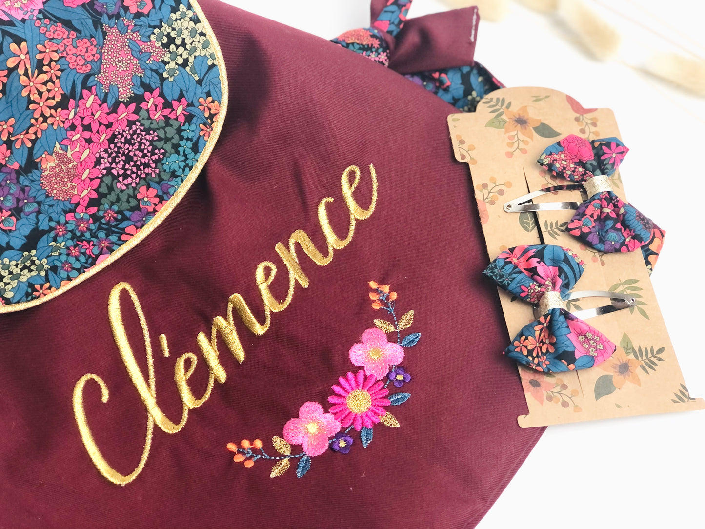 Le sac à dos enfant personnalisé Églantine gabardine bordeaux et liberty Ciara (accessoires non inclus)