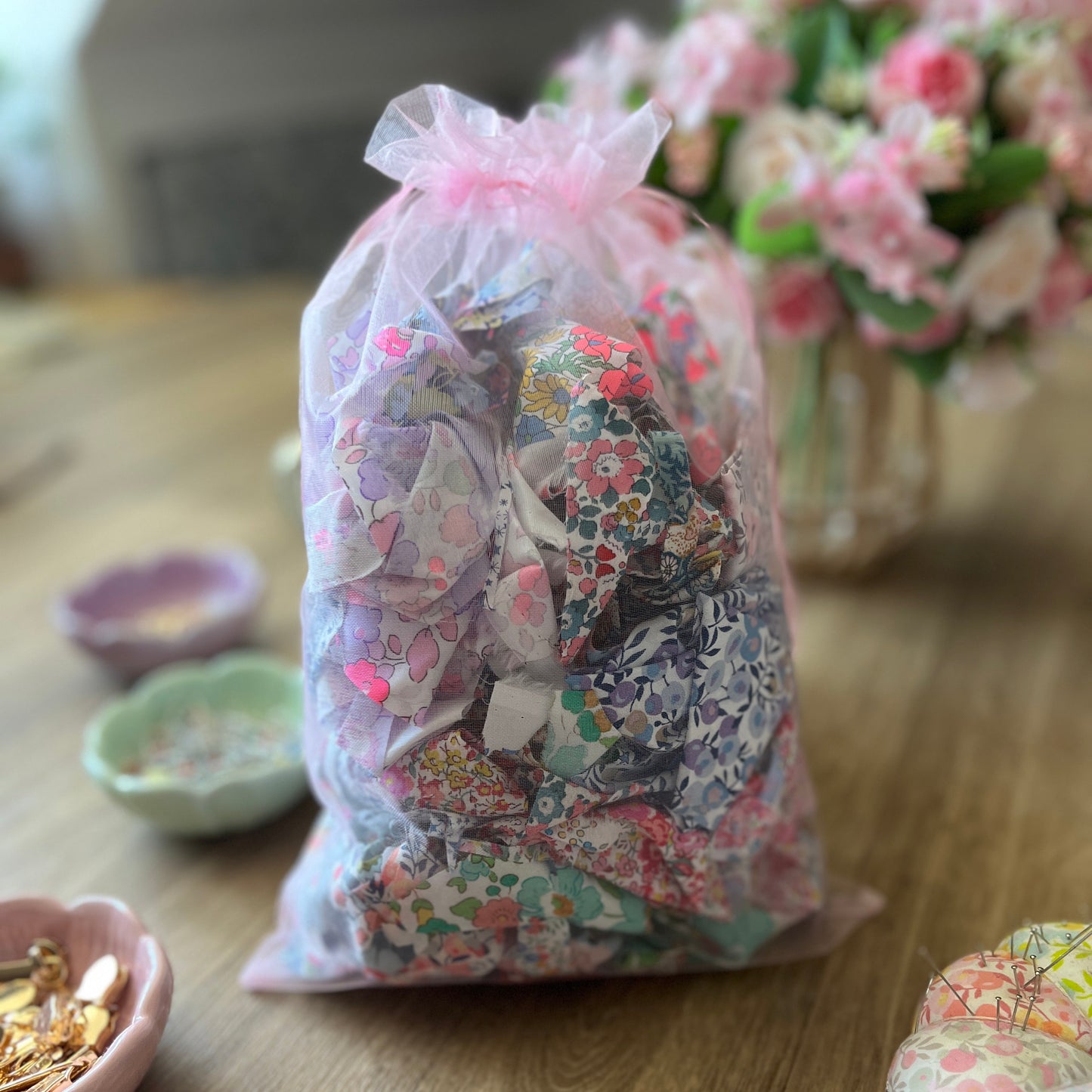 100 g de petites chutes de liberty of London pour boucles d'oreilles, barettes, appliqués