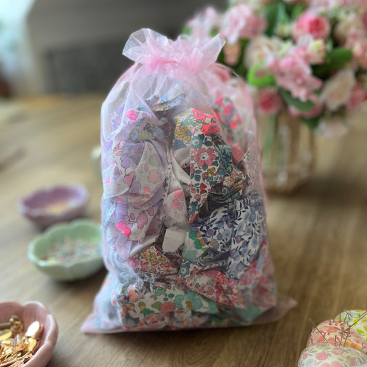 100 g de petites chutes de liberty of London pour boucles d'oreilles, barettes, appliqués
