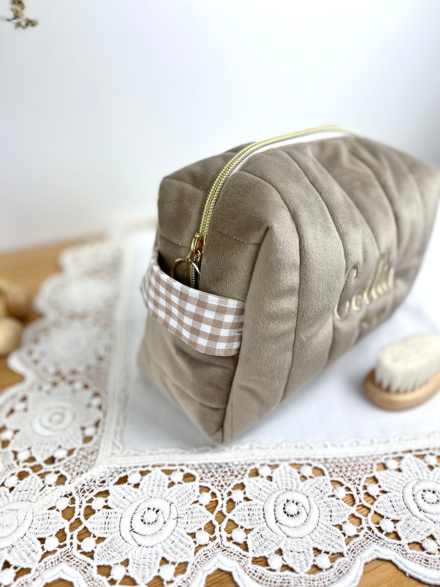 NOUVEAU Ensemble : Trousse de toilette, couverture, et protège carnet personnalisable
