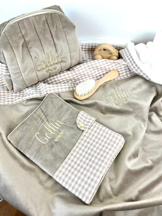 NOUVEAU Ensemble : Trousse de toilette, couverture, et protège carnet vichy galet