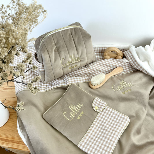 NOUVEAU Ensemble : Trousse de toilette, couverture, et protège carnet personnalisable