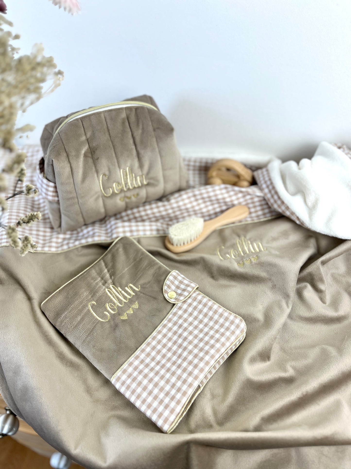 NOUVEAU Ensemble : Trousse de toilette, couverture, et protège carnet personnalisable