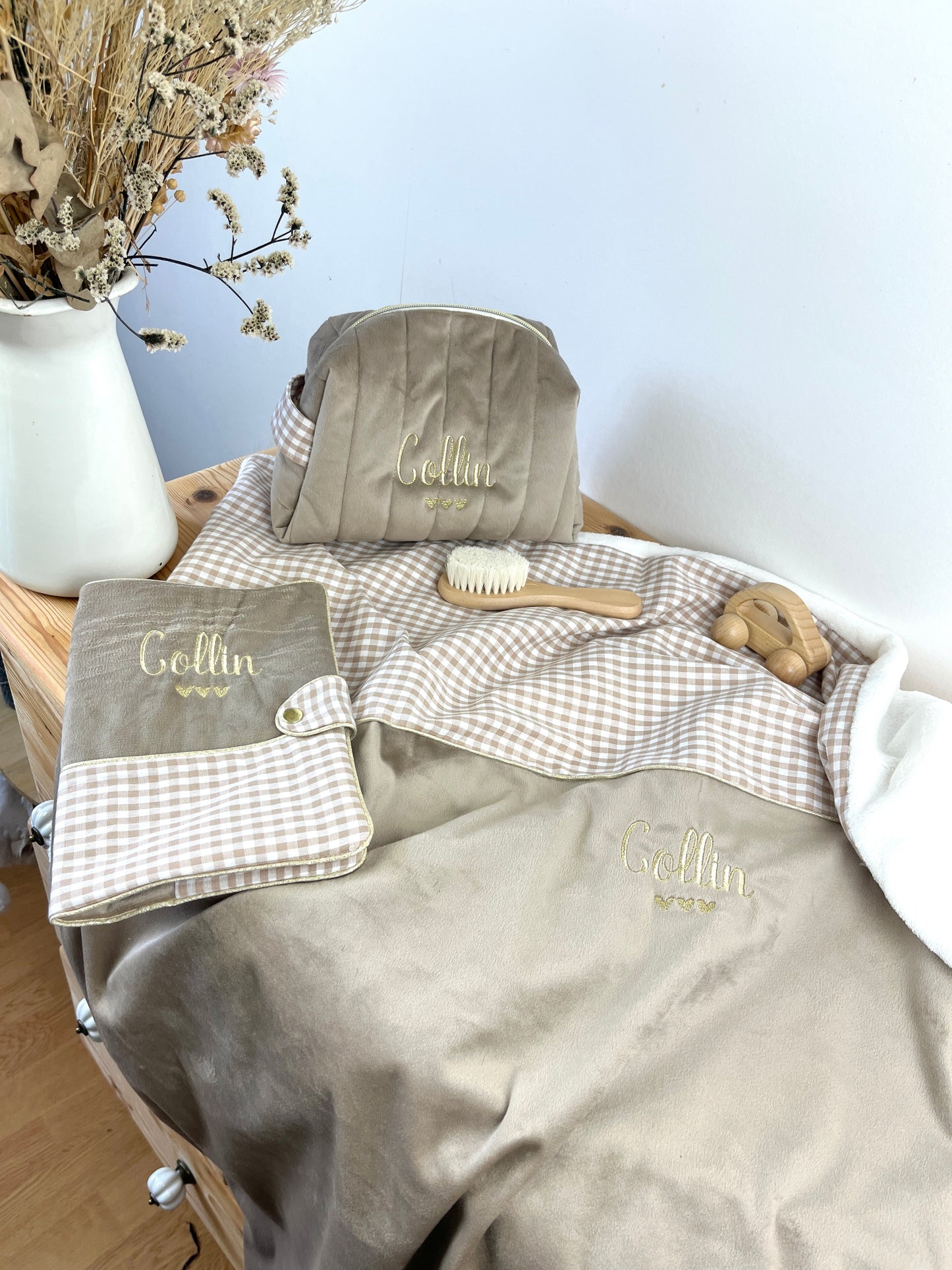 NOUVEAU Ensemble : Trousse de toilette, couverture, et protège carnet personnalisable