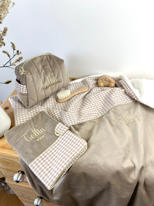 NOUVEAU Ensemble : Trousse de toilette, couverture, et protège carnet personnalisable