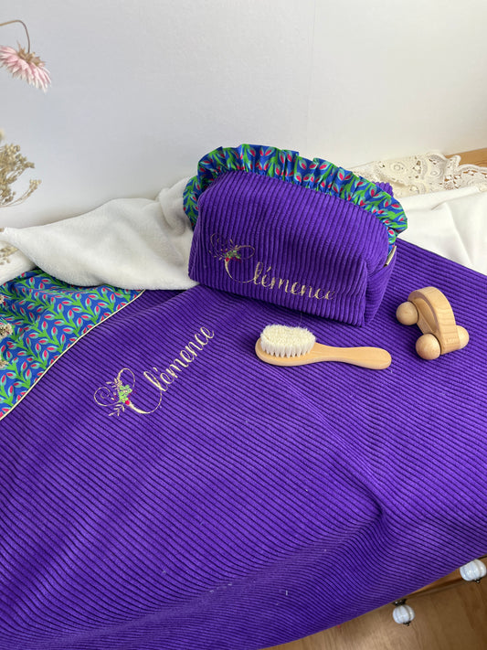 NOUVEAU Ensemble : Trousse de toilette et couverture
