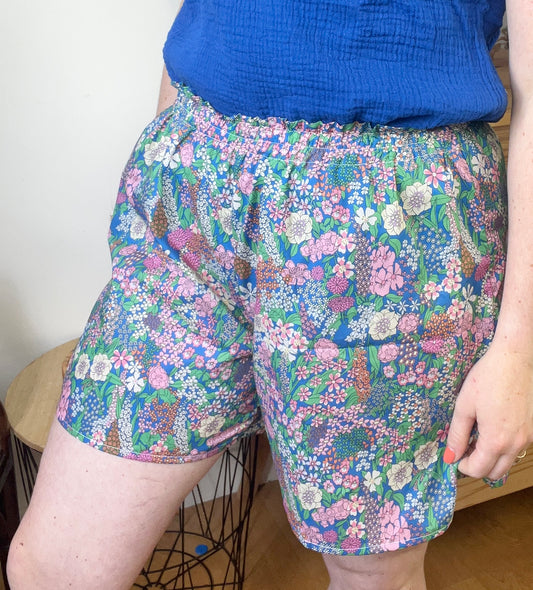 Isaure le short rétro taille haute coton fleuri ciara pervenche