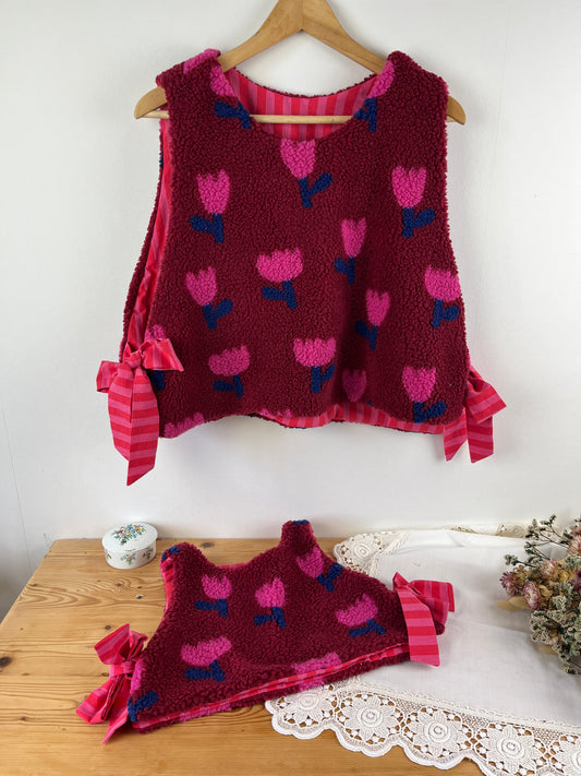Le pull Joséphine sherpa tulipes framboise
