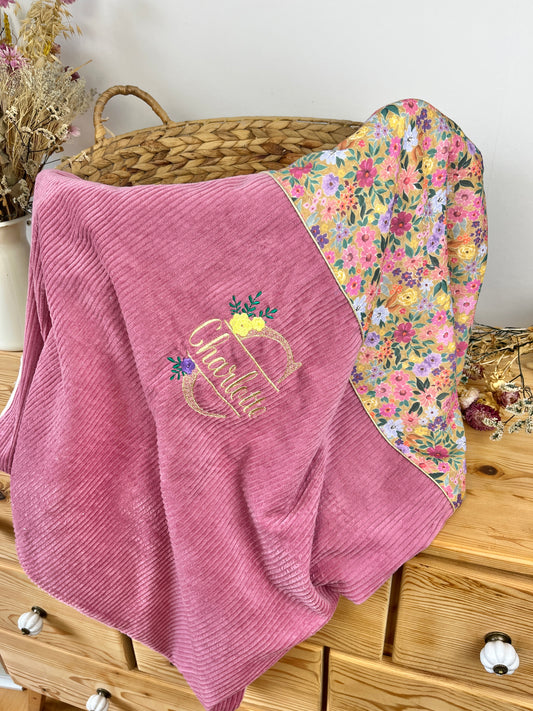 La couverture velours rose thé et bloom mandarine