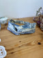Ensemble : trousse de toilette, noeud papillon et headband personnalisable