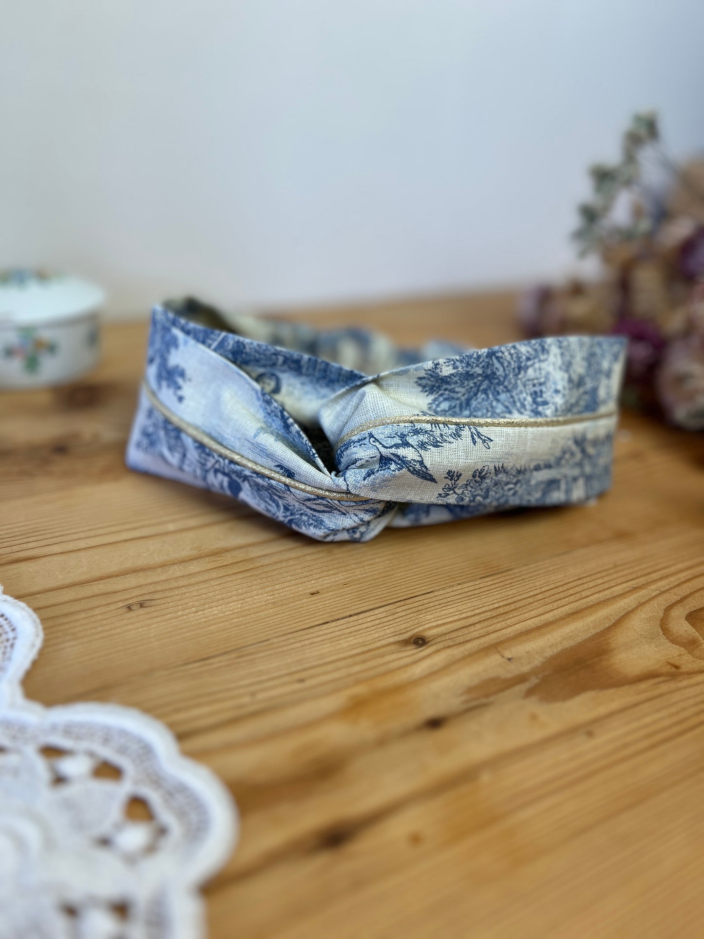 Ensemble : noeud papillon et headband jouy bleu doré