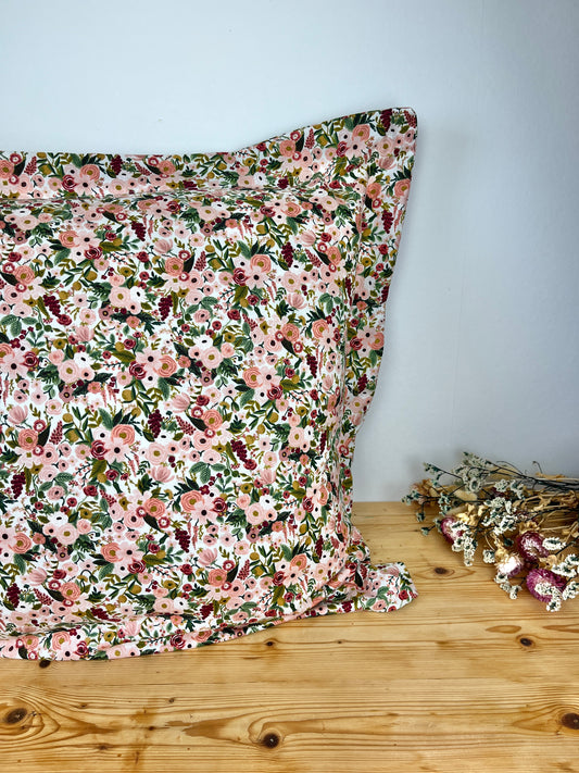 La taie d'oreiller à volants plats Liberty of London 100% personnalisable