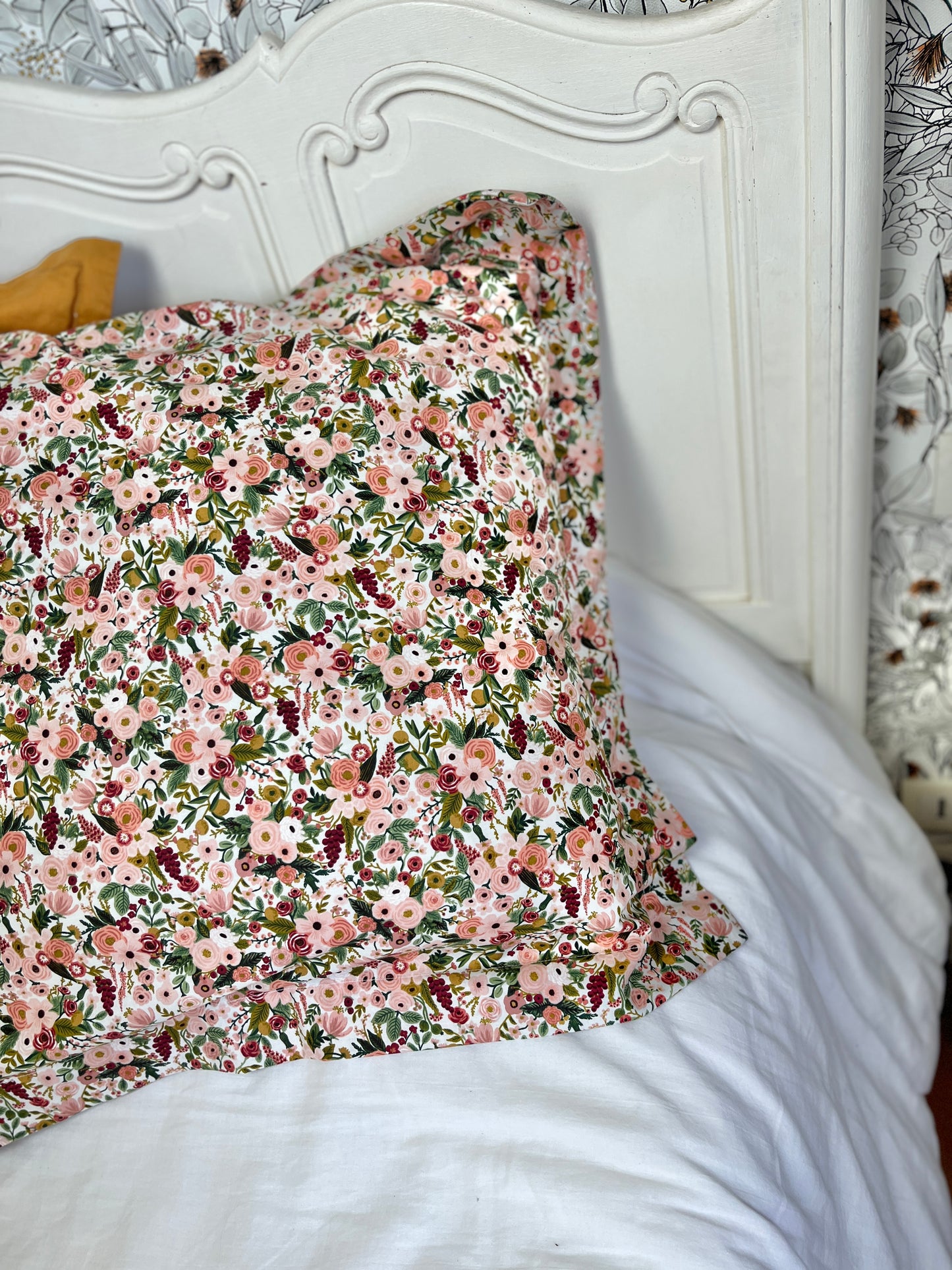 La taie d'oreiller à volants plats garden party rose