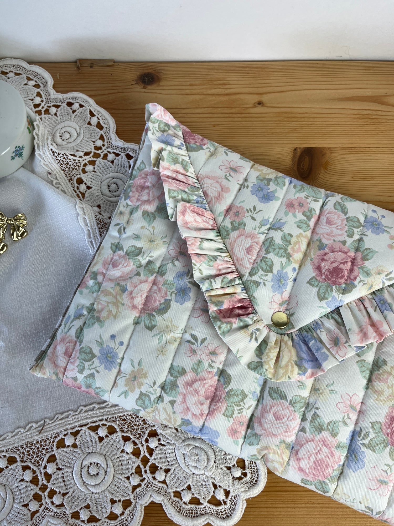 Charlotte the envelope pouch