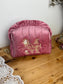 Colette modèle velours rose initiale dentelle