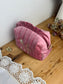 Colette modèle velours rose initiale dentelle