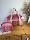 Ensemble: sac Louison et trousse Colette initiale dentelle velours rose et tissu rose et noeud