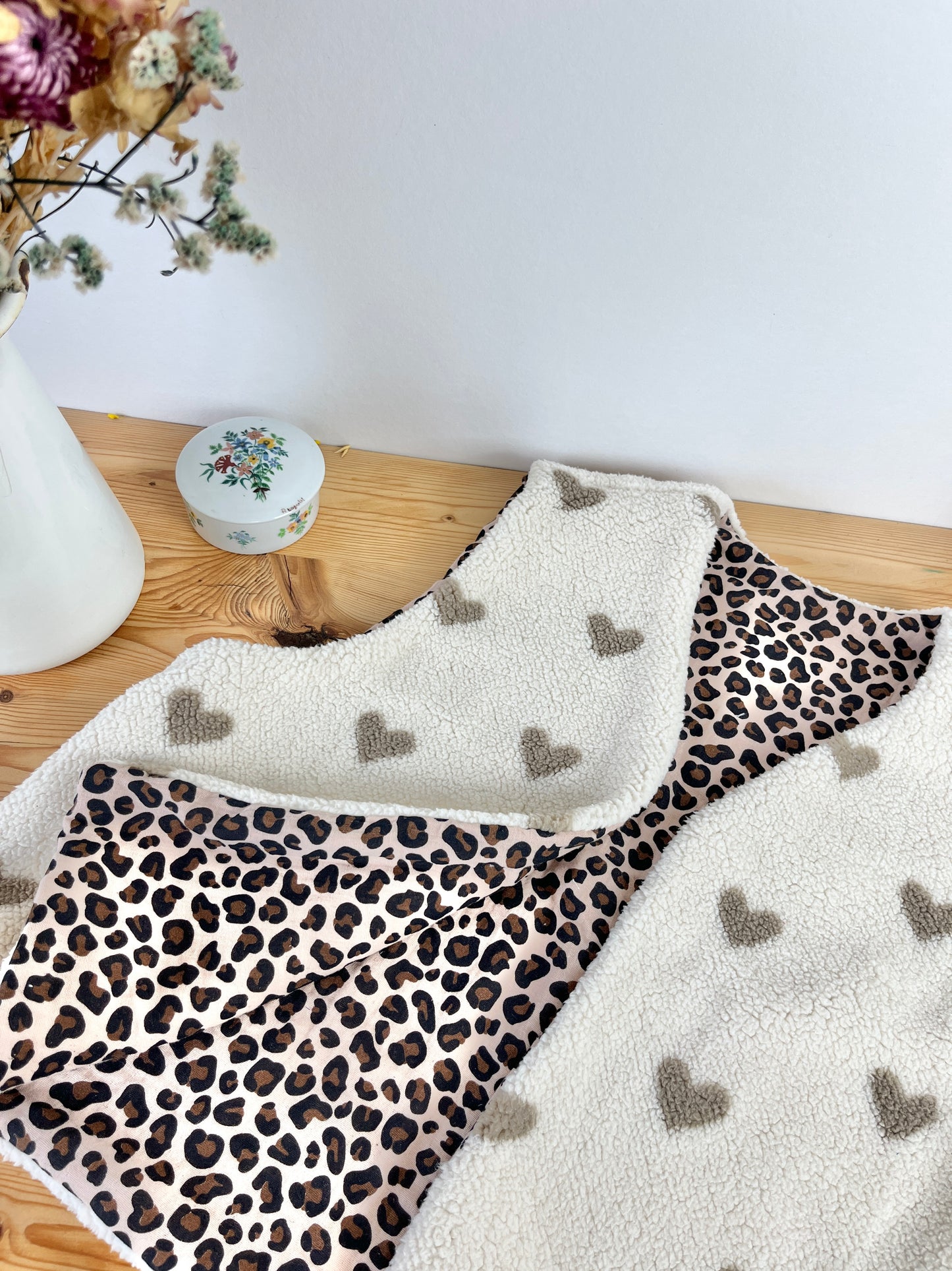 Le gilet Albane Adulte graou et petits coeurs