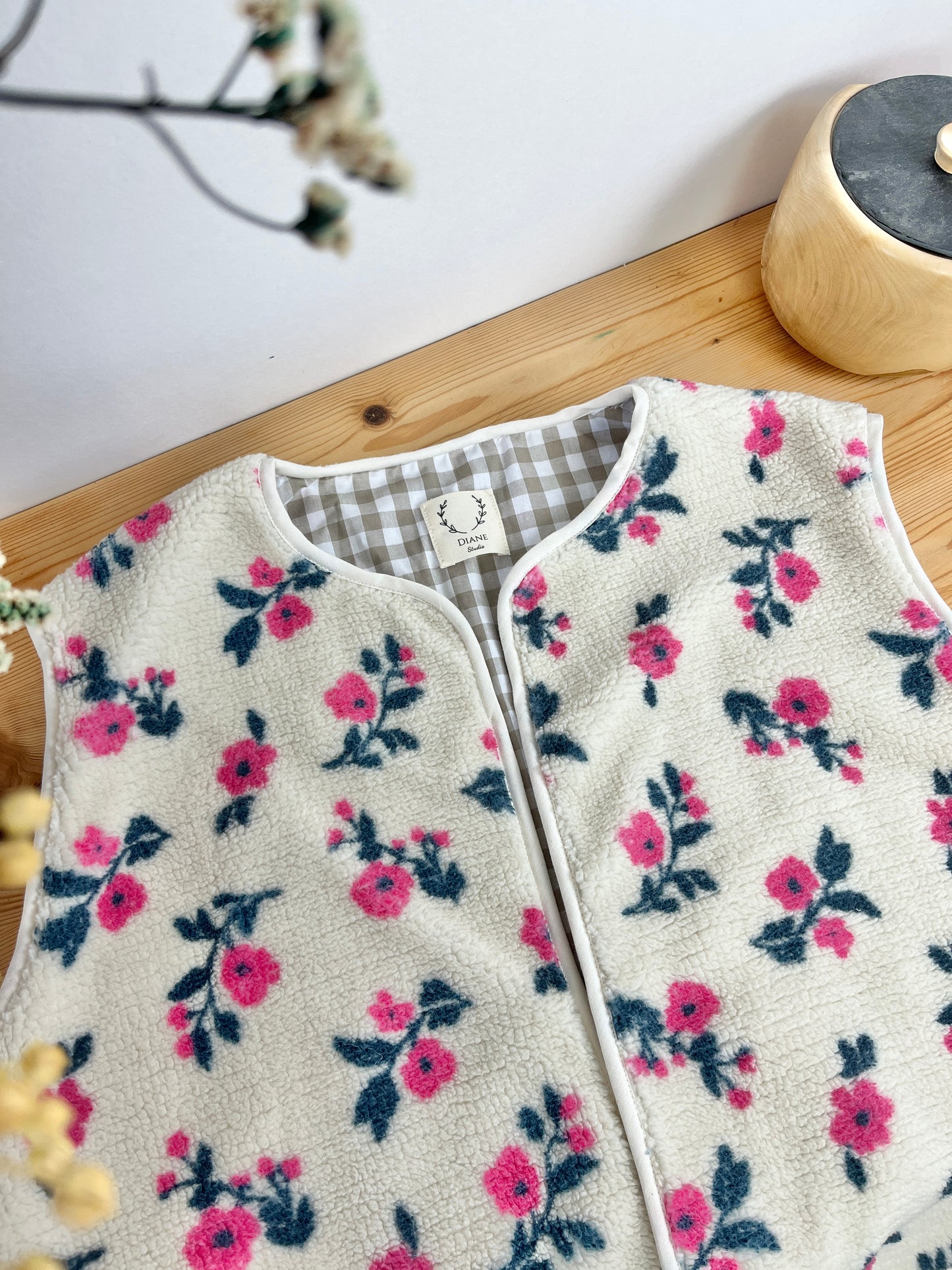 NOUVEAU ! Gilet fleuri Coraliane bordure et vichy crème