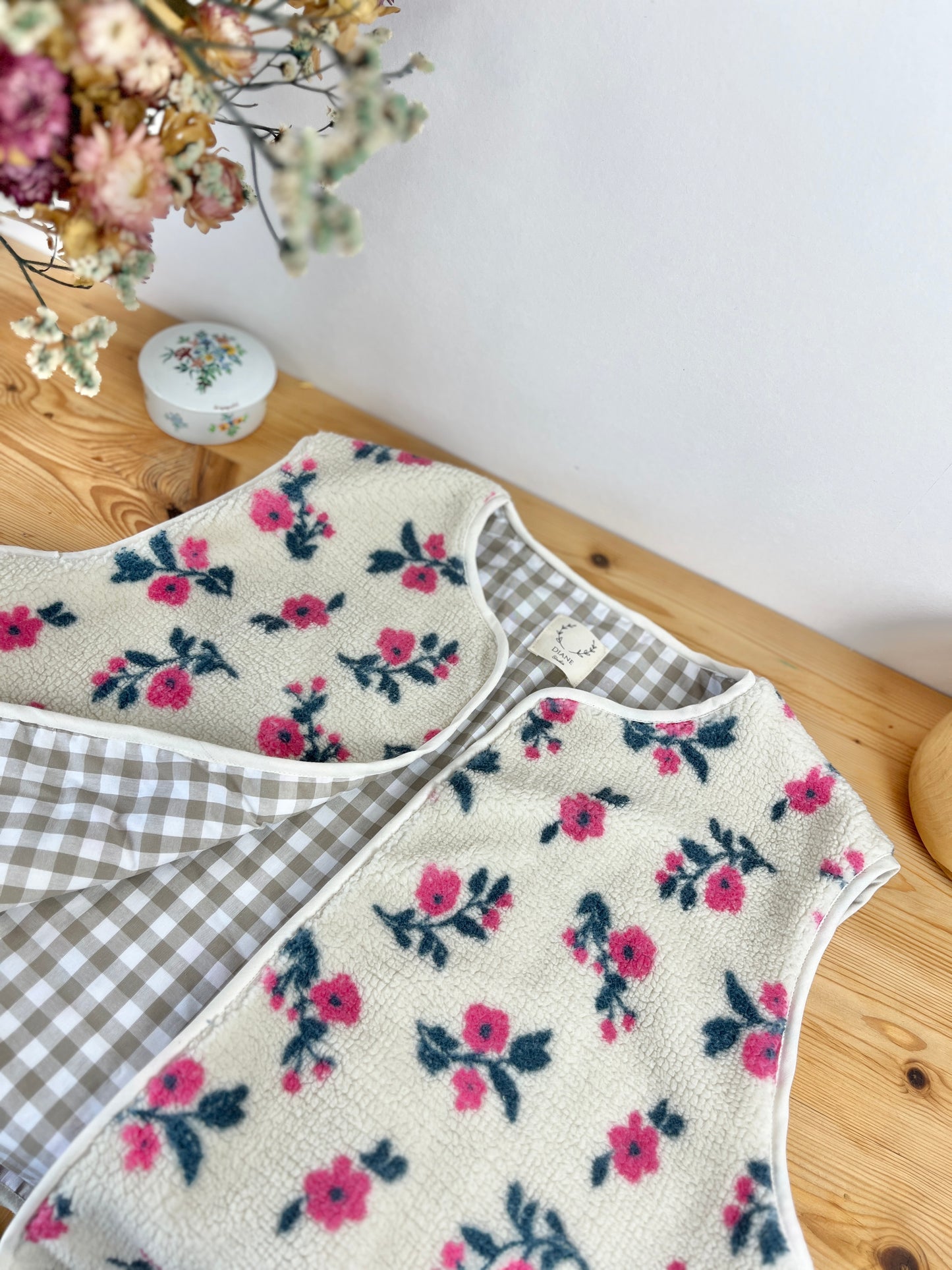 NOUVEAU ! Gilet fleuri Coraliane bordure et vichy crème