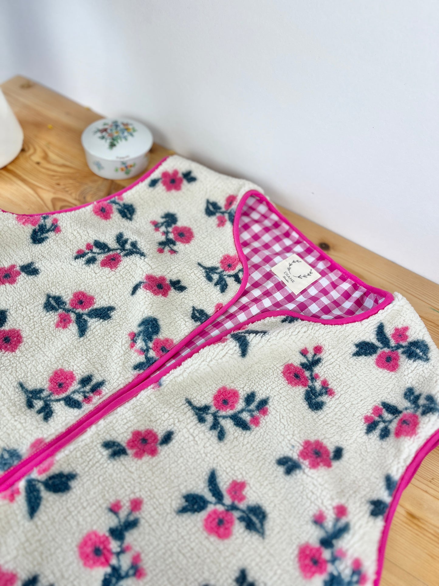 NOUVEAU ! Gilet fleuri Coraliane bordure et vichy fuchsia