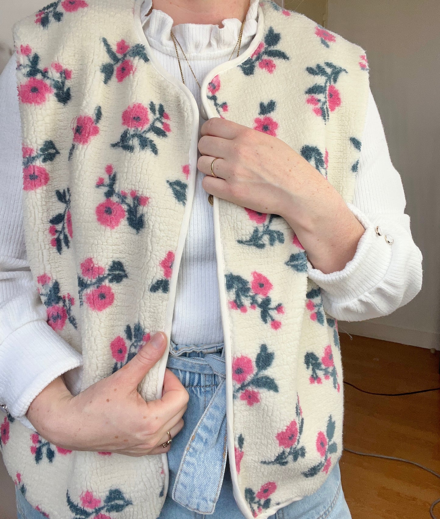 NOUVEAU ! Gilet fleuri Coraliane bordure et vichy crème