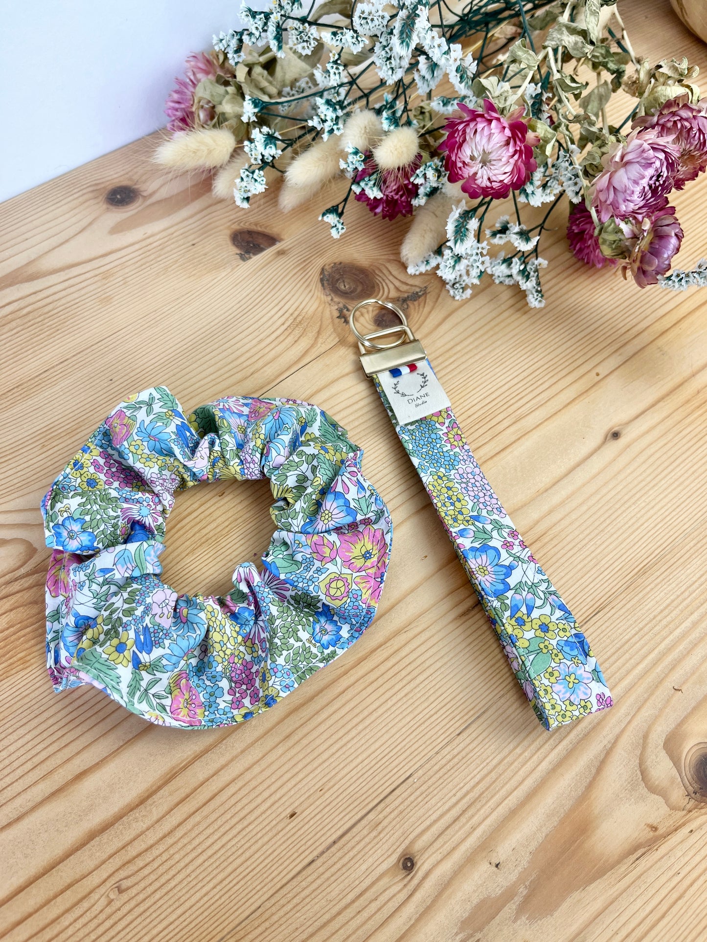 Set: keychain and scrunchie 