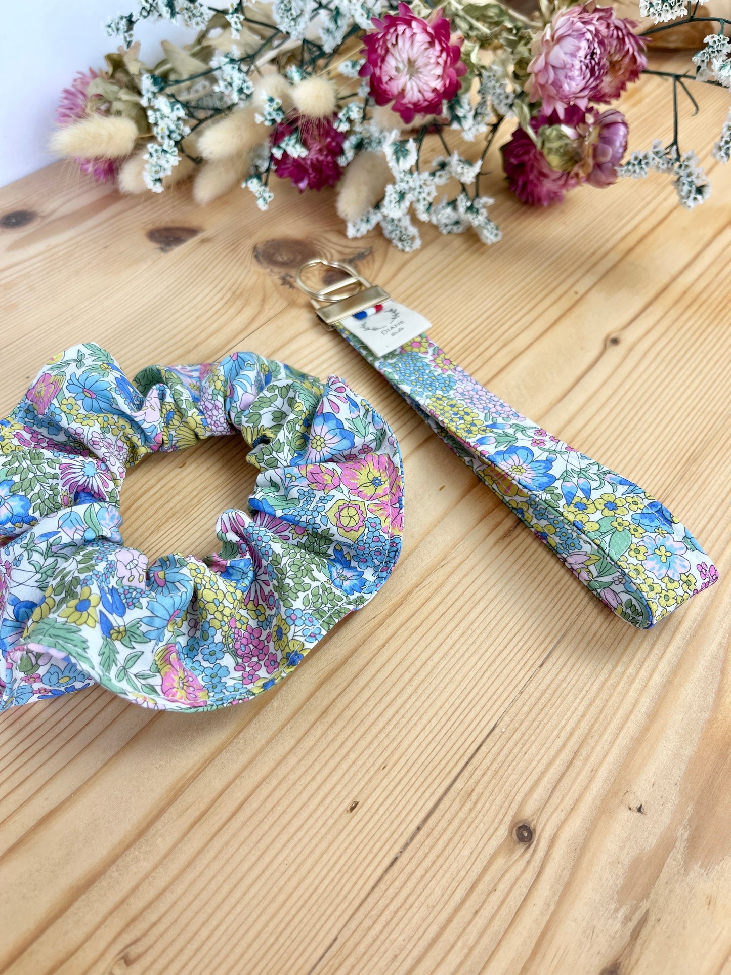 Set: keychain and scrunchie 