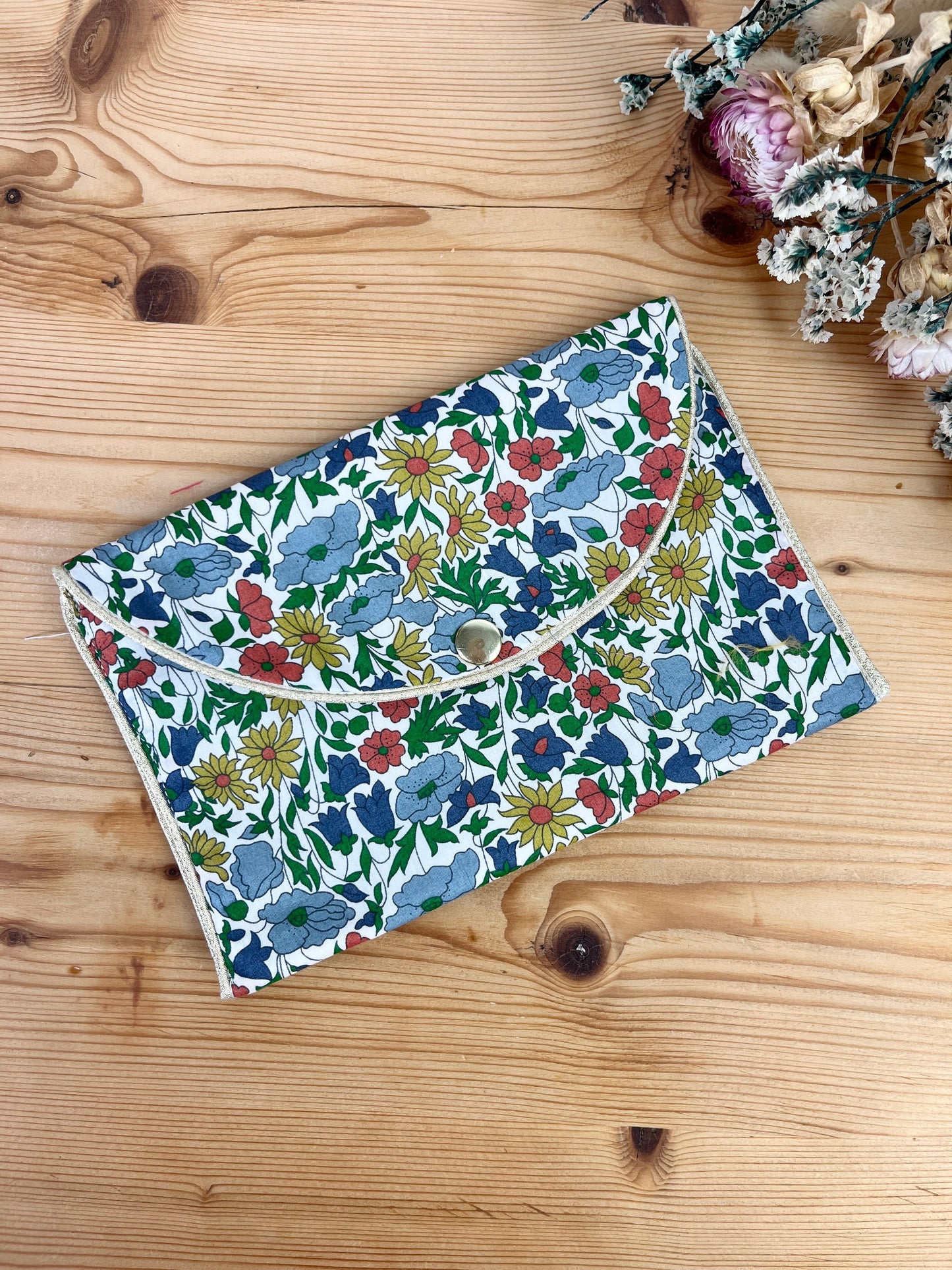 Le porte monnaie Liberty of London Poppy moutarde